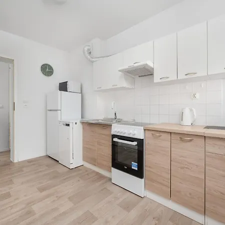 Przestronny Apartament Z Balkonem I Sypialnia By Renters Wrocław