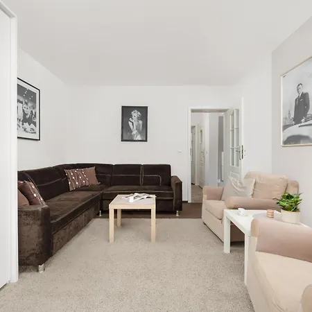 Przestronny Apartament Z Balkonem I Sypialnia By Renters * Wrocław