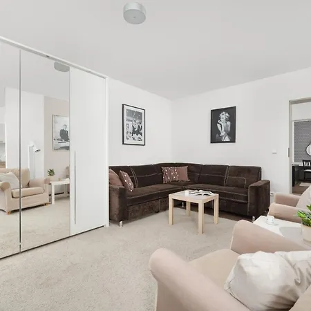 Przestronny Apartament Z Balkonem I Sypialnia By Renters Lejlighed