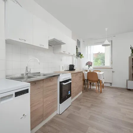 Przestronny Apartament Z Balkonem I Sypialnia By Renters *