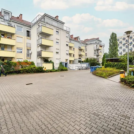 Przestronny Apartament Z Balkonem I Sypialnia By Renters Lejlighed Wrocław